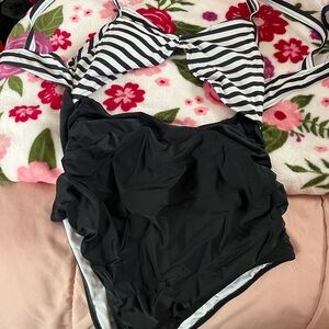 Cupshe Black and White Swimsuit